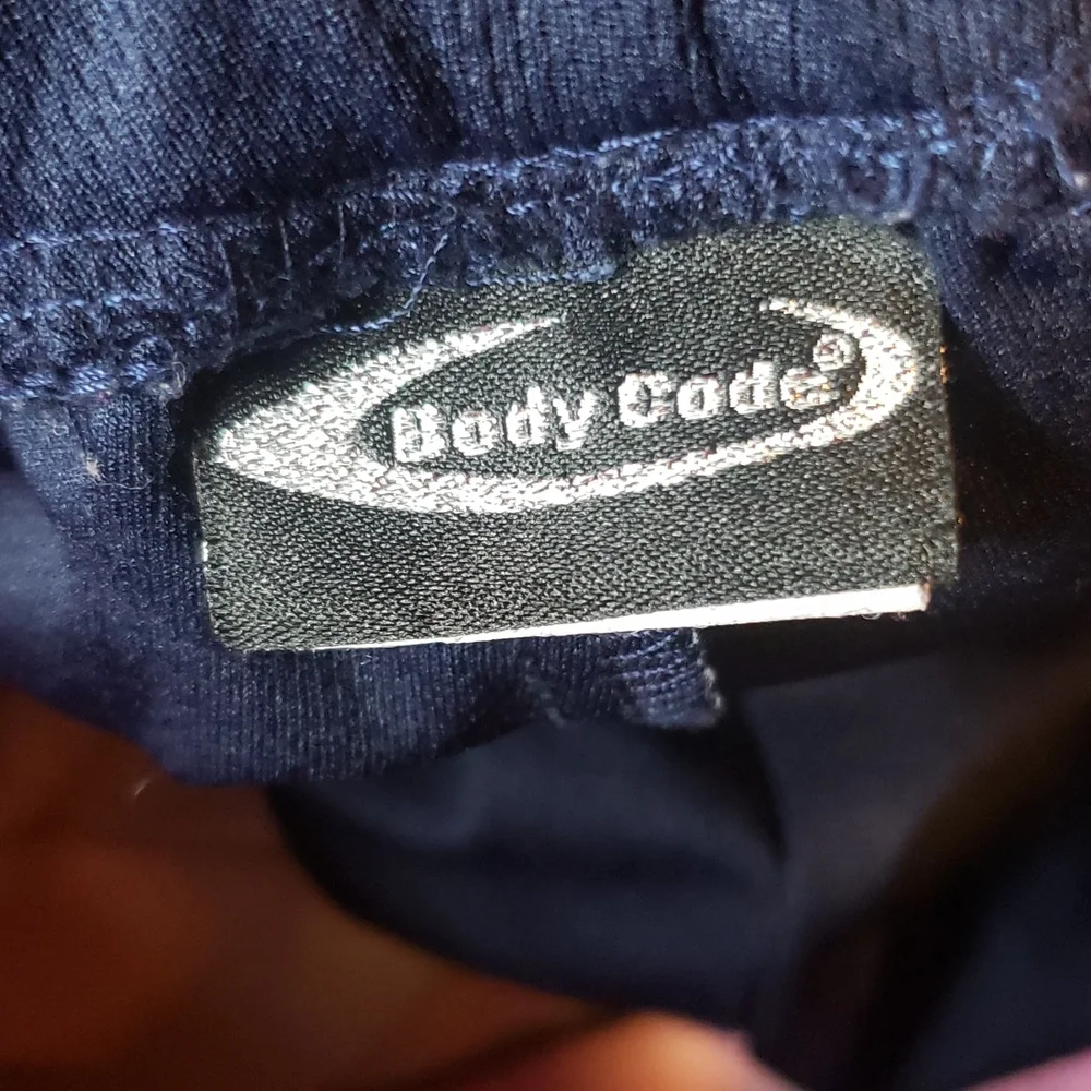 Shorts - Picture 2 of 4